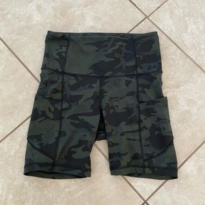 Lululemon Fast and Free Shorts 6inch Camo
